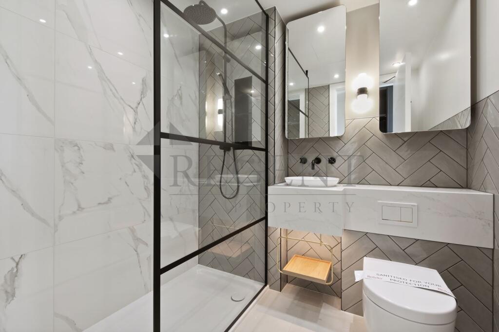Main ensuite