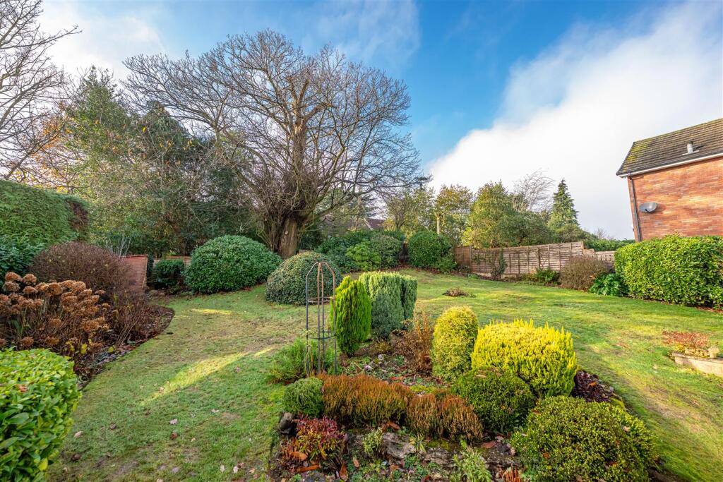 7 Maythorn Gardens  (40).jpg