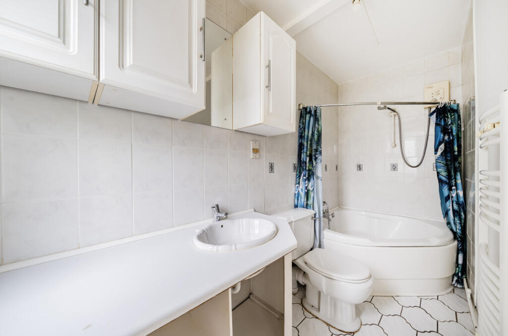 1369387-8-68f0a4c...