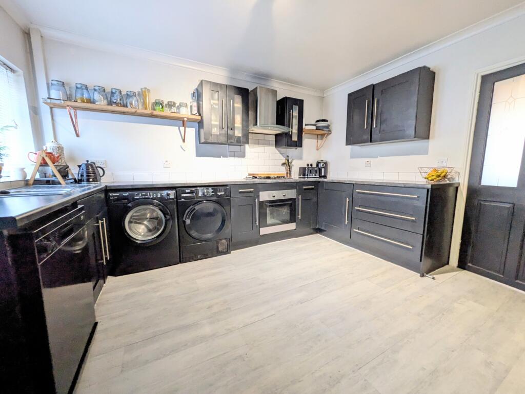 PXL_20250130_121358637.MP~2