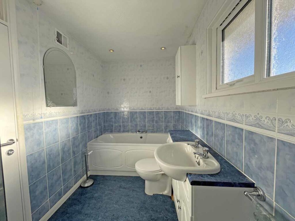 Hopton Close 6 - Bathroom 3.jpg