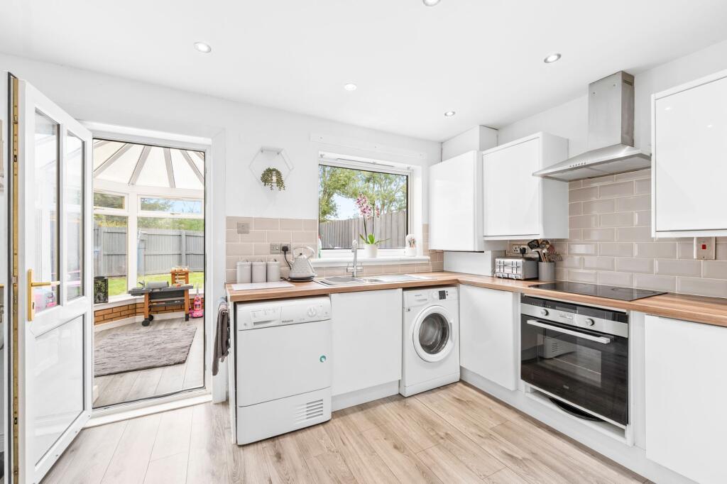 Breakfasting Kitchen