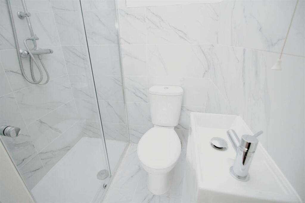 En-Suite Shower