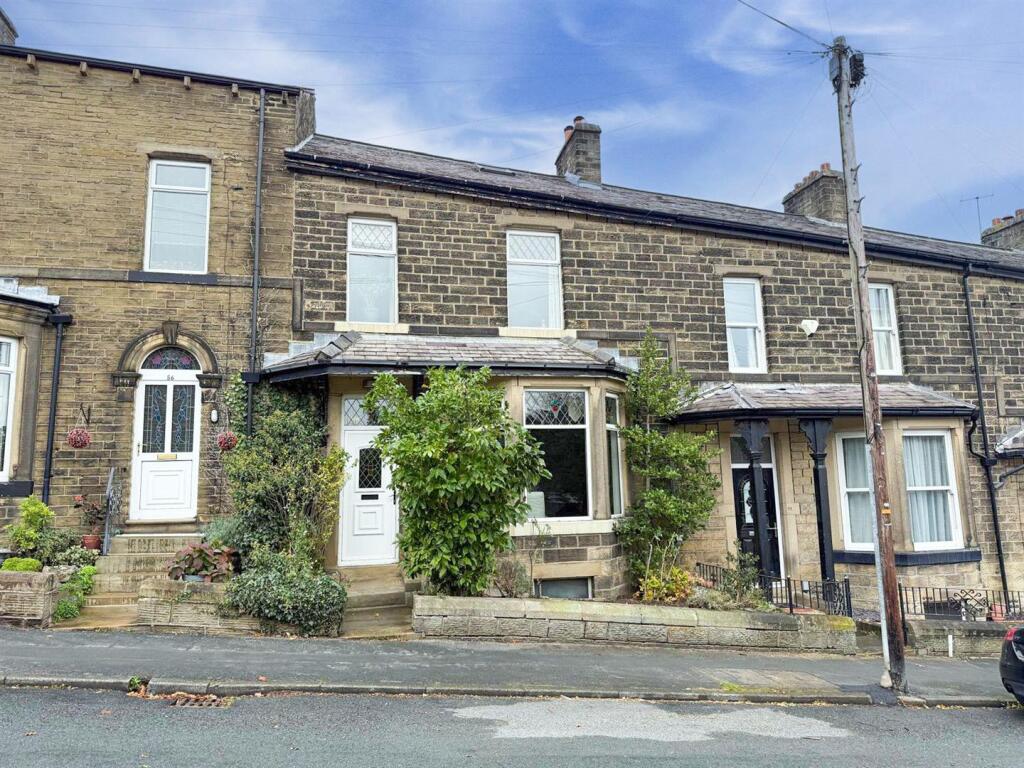 4 bed mid-terrace property, Silsden 1