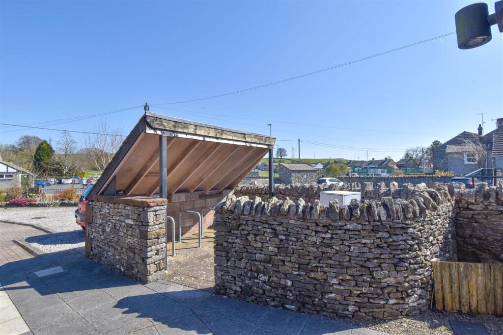 3 Red Gables Bike Store.jpg