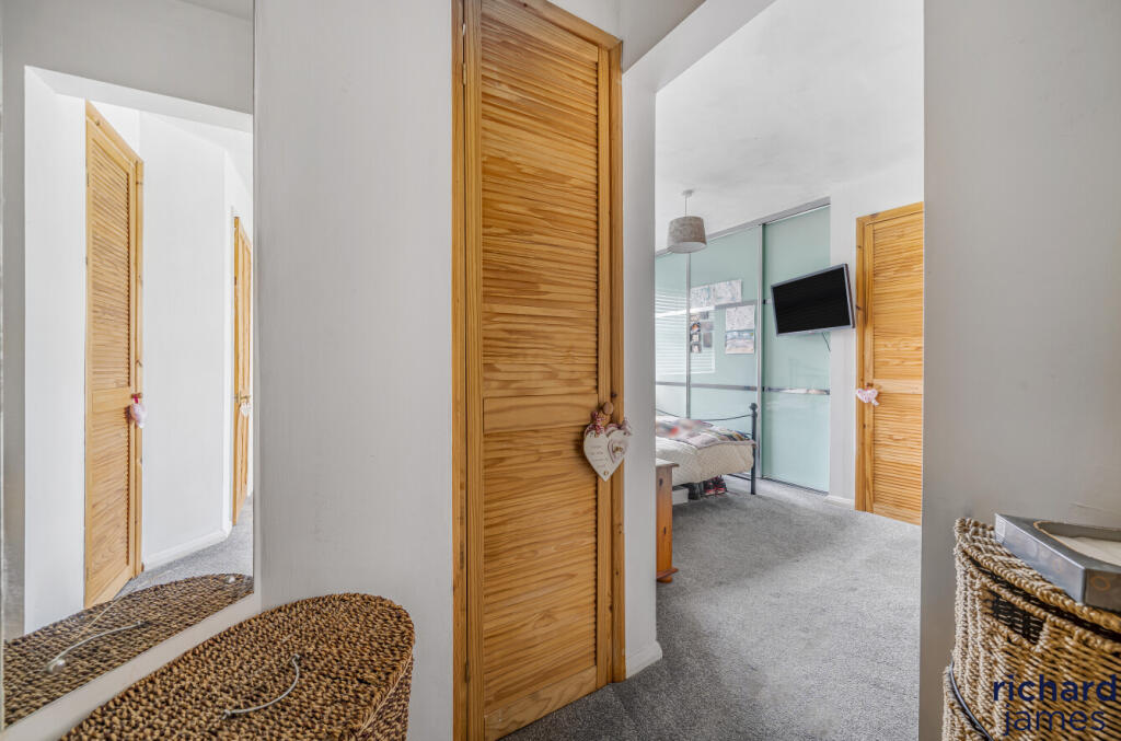 3e487319-6c12-42a...