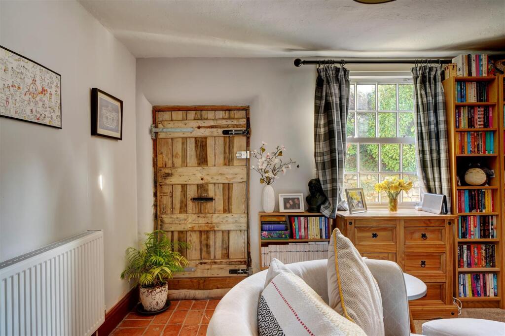 Parkfield Cottage (28).jpg