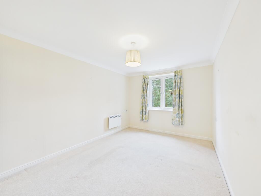 CAM04018G0-PR0402-STILL015