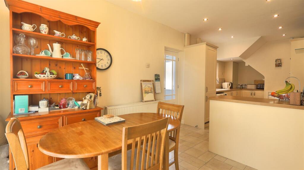 Calderhurst Drive Kitchen