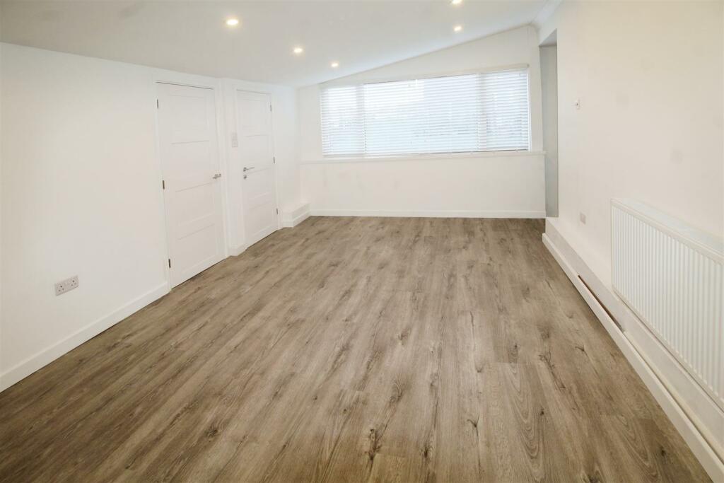 living 20room 202.JPG