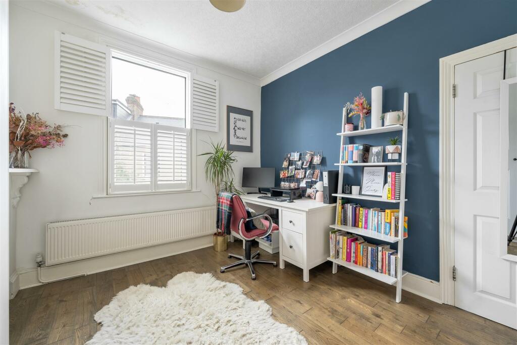 Cavendish Drive E11
