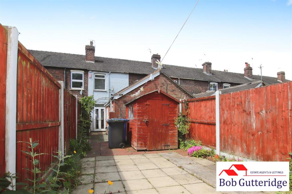 ENCLOSED REAR GARDEN