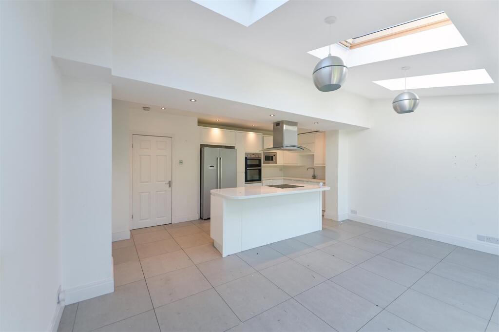 CAMBORNE ROAD (8).jpg