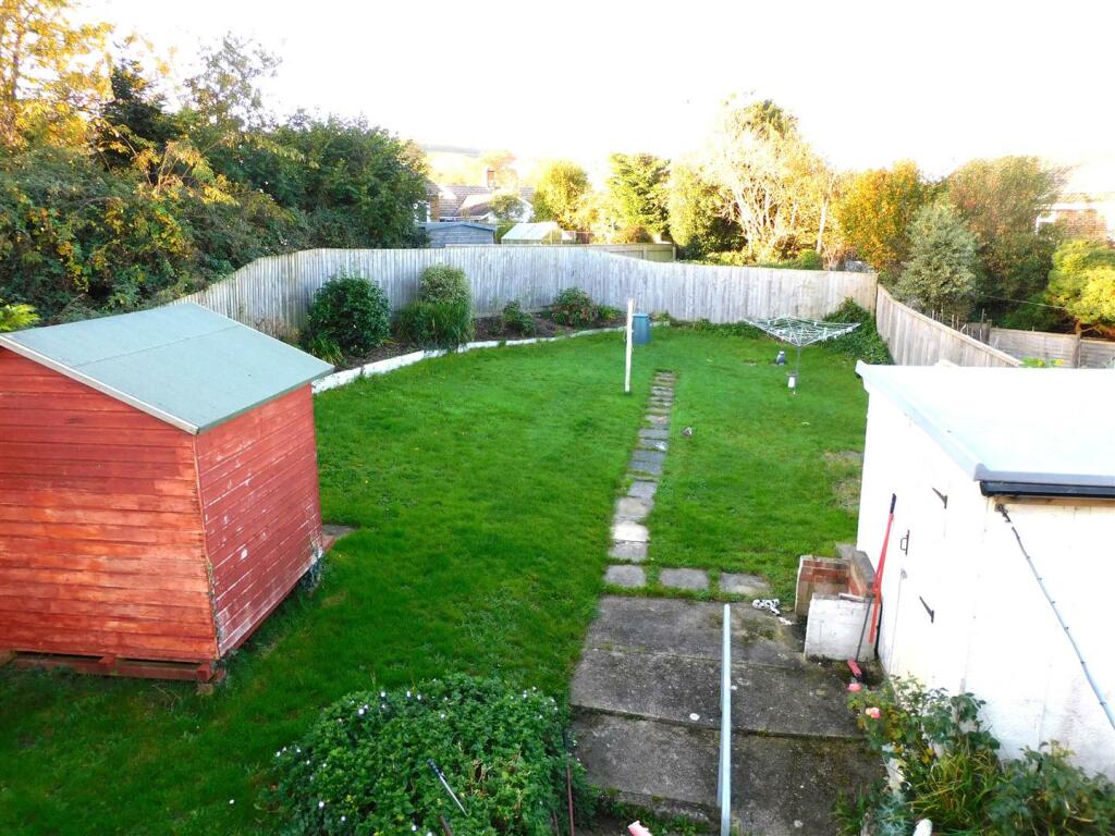 eye rear garden.JPG