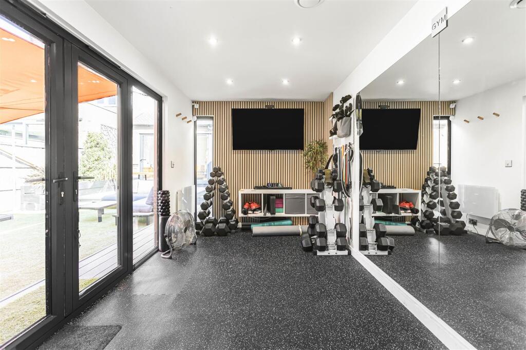 SUMMERHOUSE / GYM / OFFICE