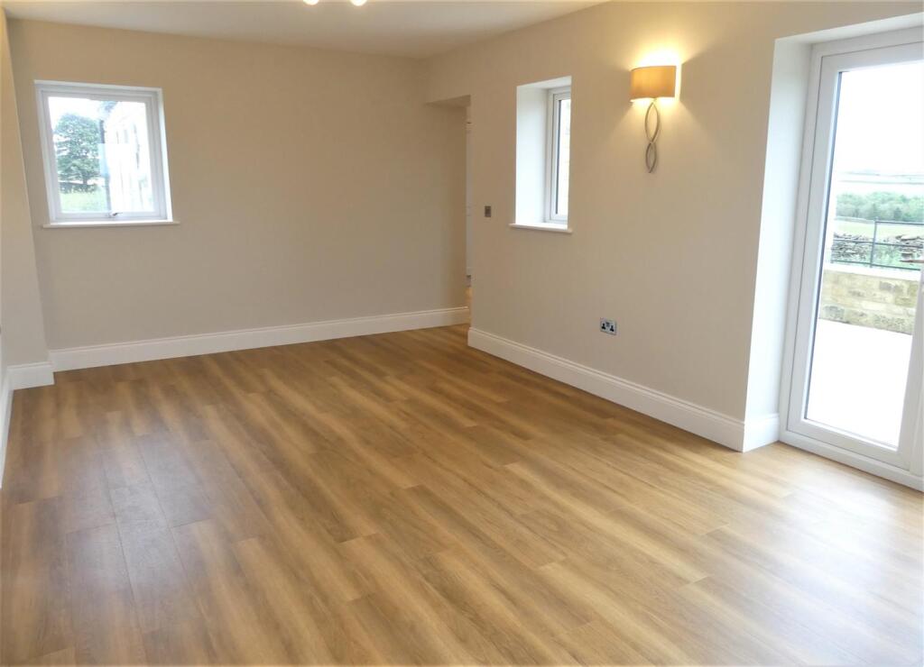 DINING ROOM / FAMILY ROOM