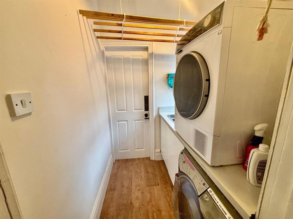 Inner Lobby / Laundrey