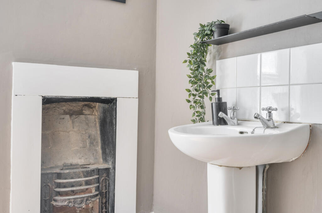 1296080-29-68305a...