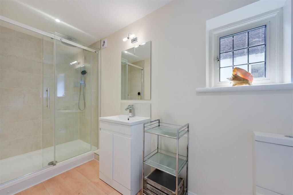 WILMERHATCH LANE (11).jpg