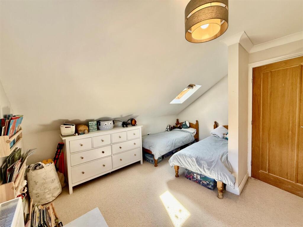 bedroom 2 1.jpg