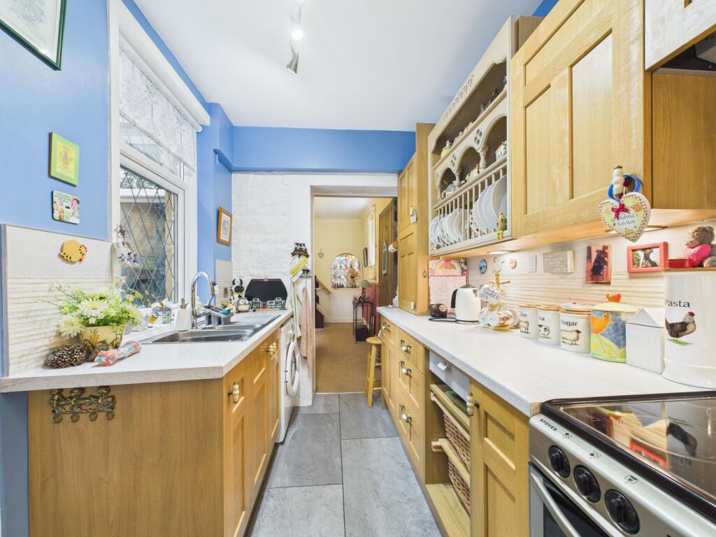 CAM02093G0-PR0056-STILL028