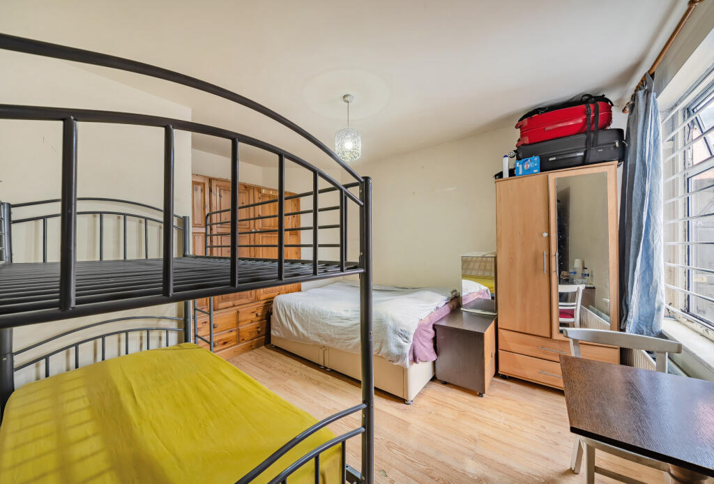 1315516-3-685d42f...