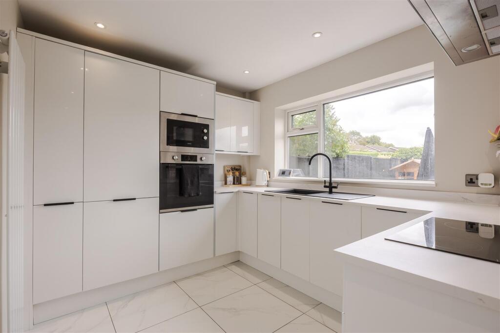 Kitchen diner