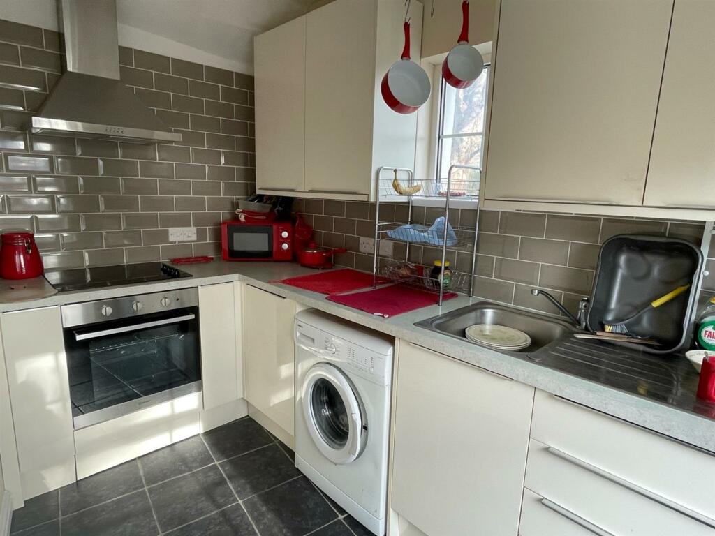Kitchen1.jpg