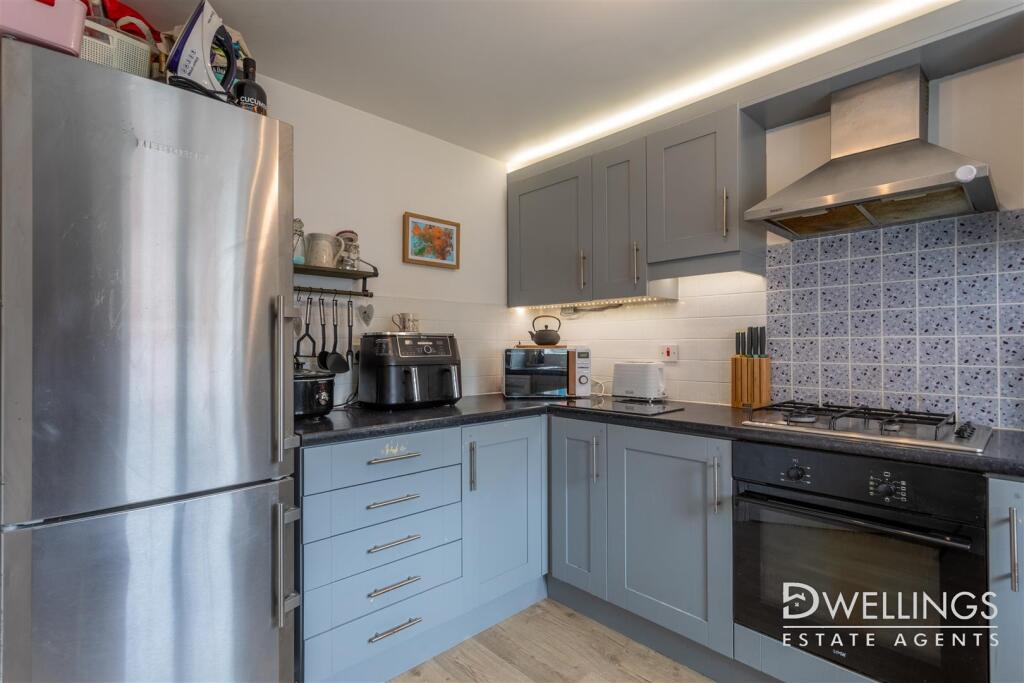 DWELEST- 29 Wyllie Mews, DE14 1BF-0014.jpg