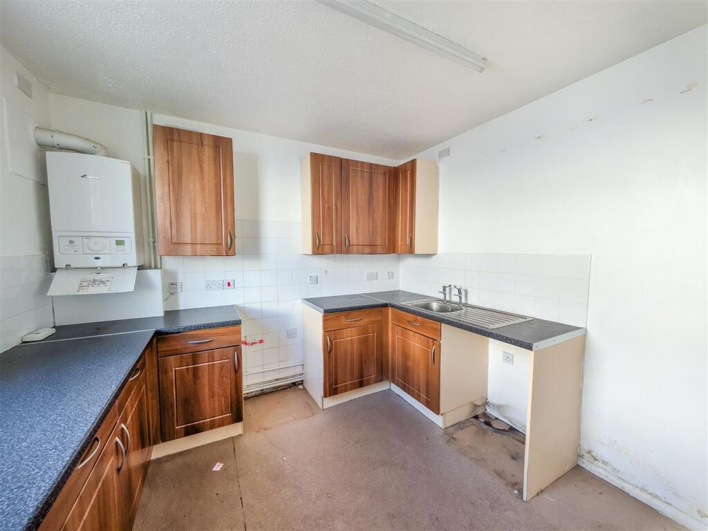 40A Adelaide Street Stonehouse, Plymouth PL1 3JF |