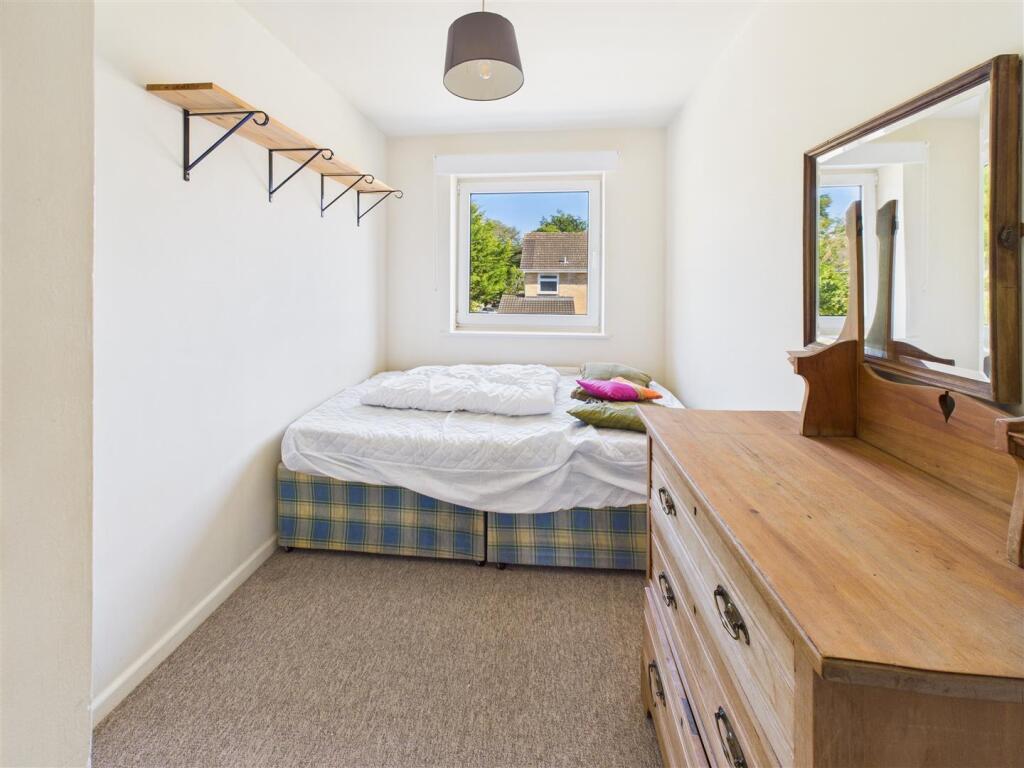 bedroom 2a.jpg