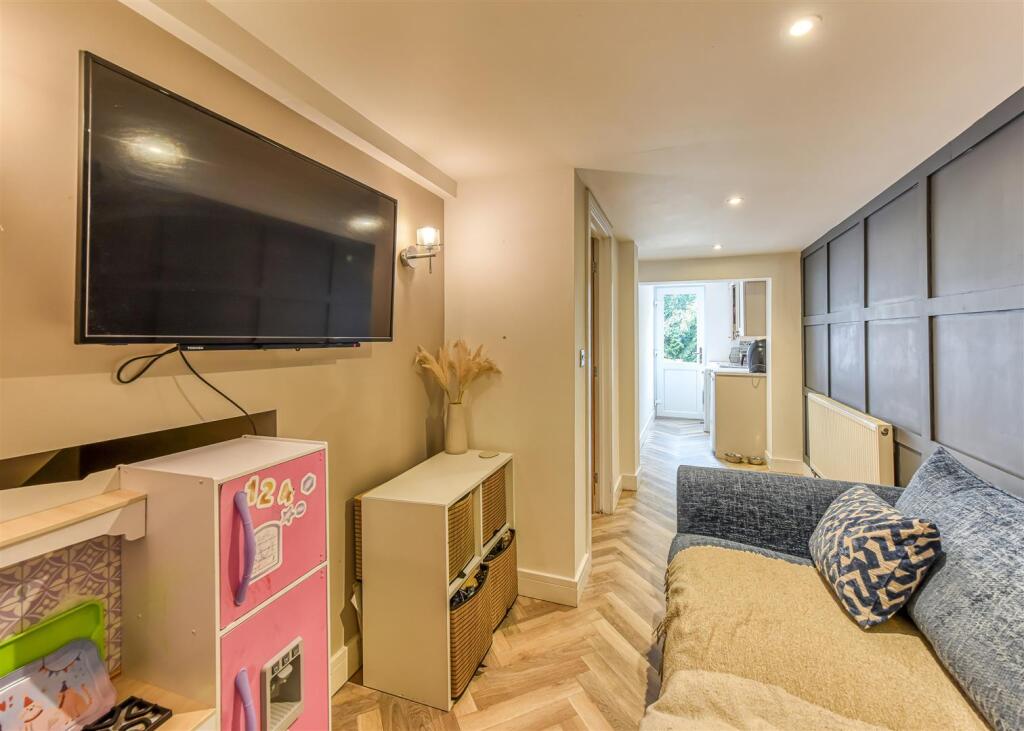 14 Sandringham Road-Playroom (3).jpg