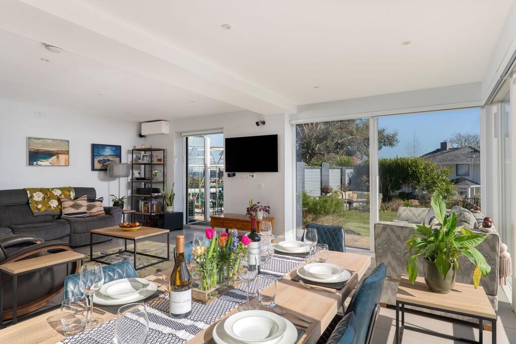 Dining Area, 2 Yorke Road, Dartmouth