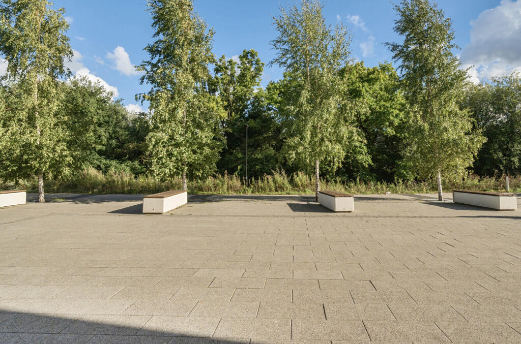 1348181-12-68bf06...