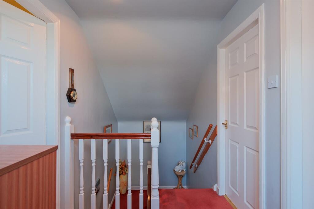 049-3 Station Place, Law ML8 5LR.jpg