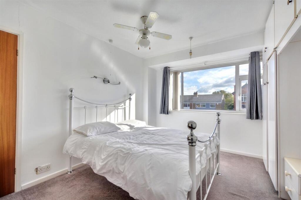 Bedroom One (2).jpeg