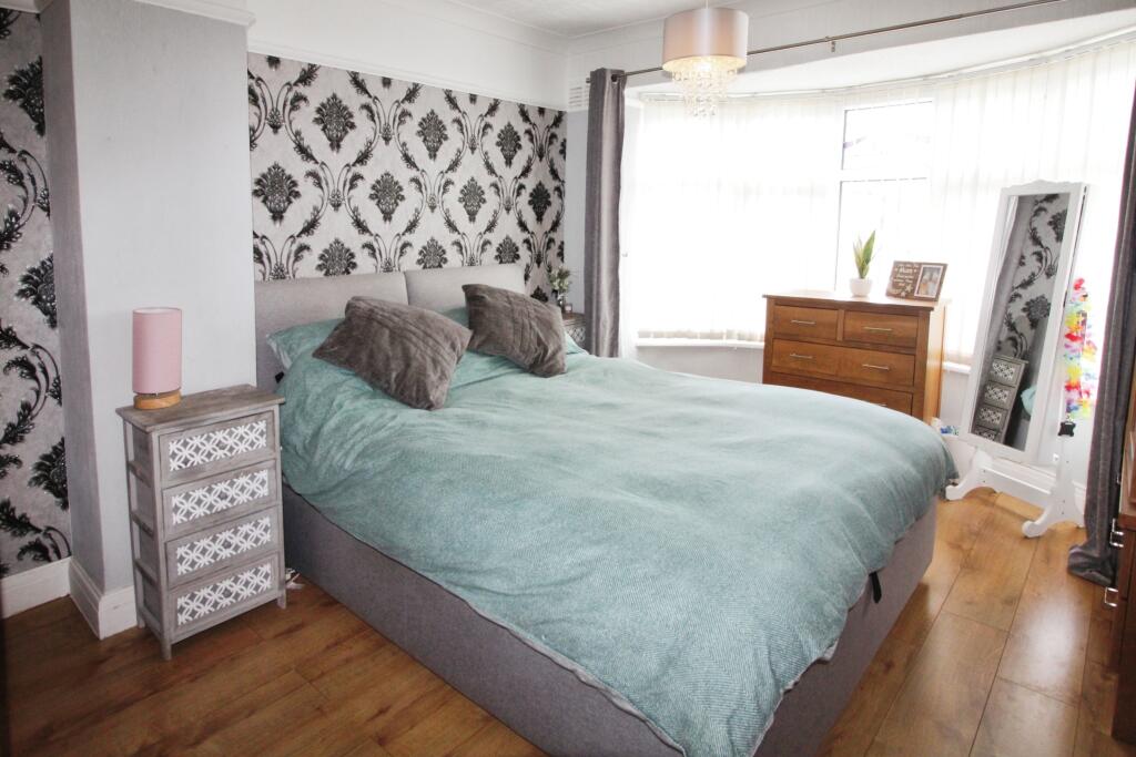 Bedroom 1.JPG