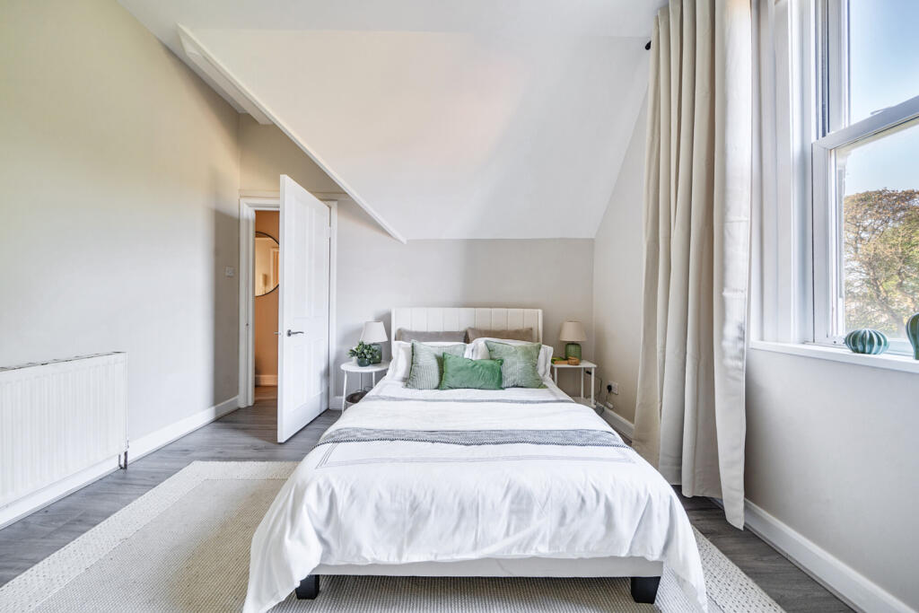 1361035-11-68dba1...