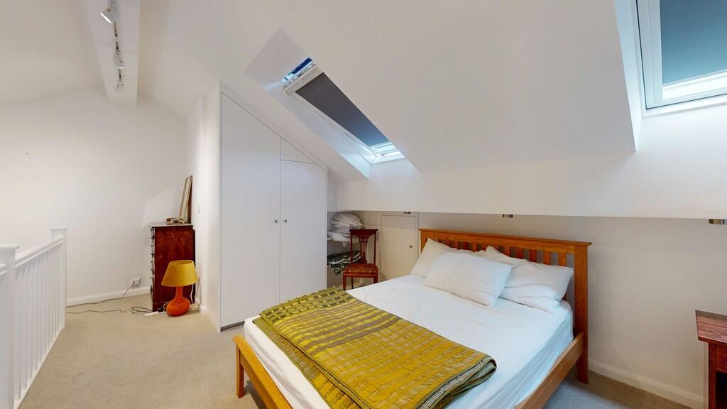 Bedroom 1- Angle ...