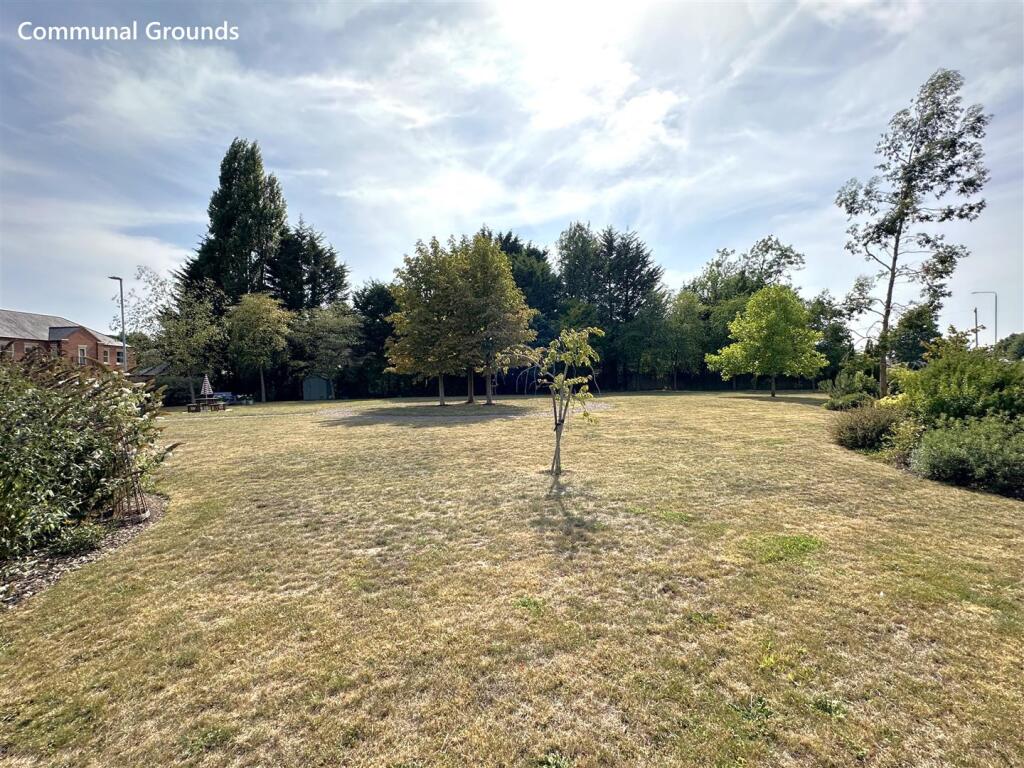 Communal Gardens 244