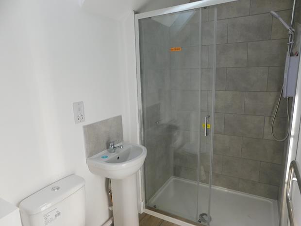 4aFlat2HindStileShowerRoom