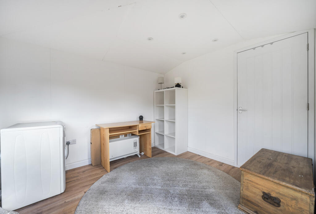 1350608-2-68c40e0...