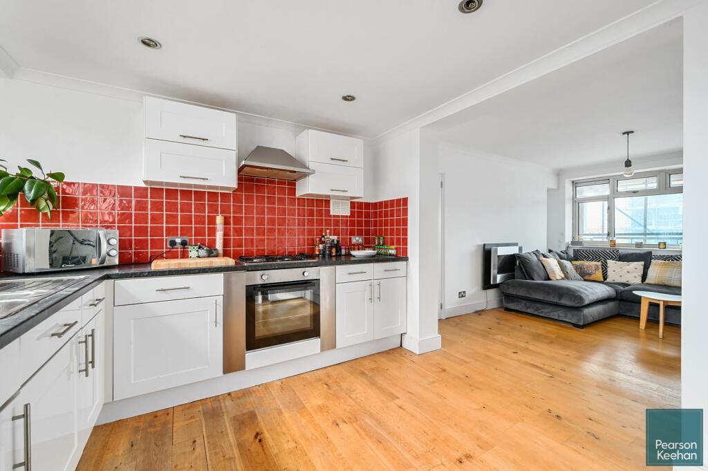 64 Coates Court, BN42 (7).jpg