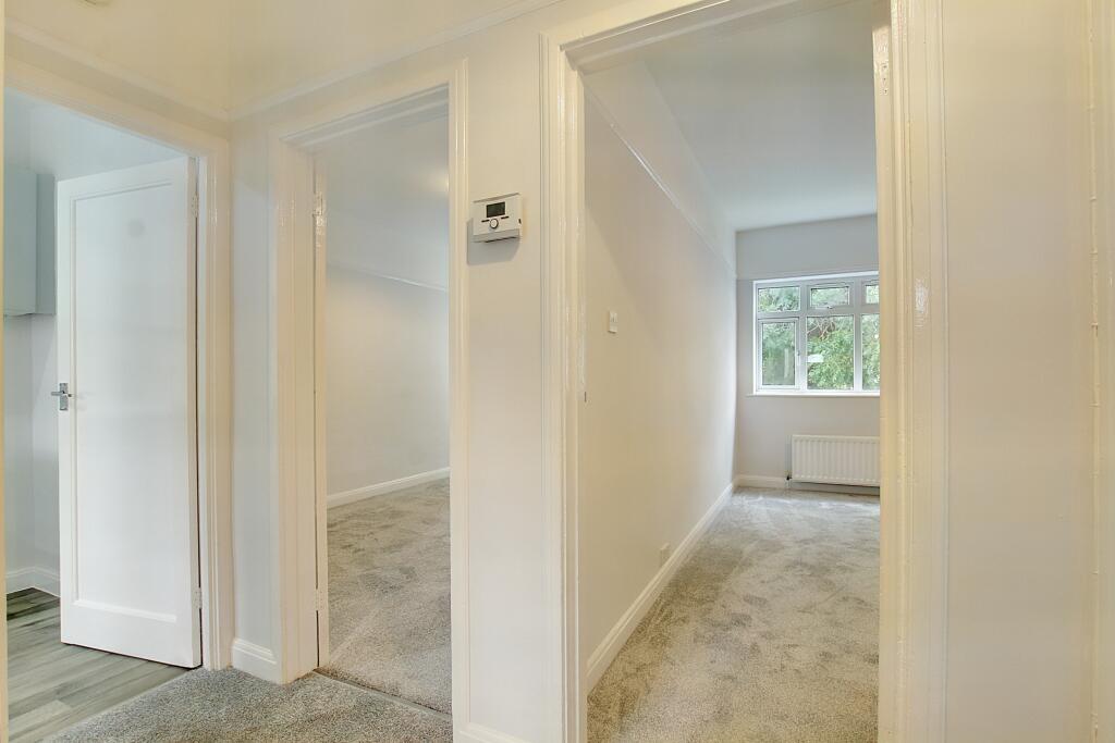 5.HALLWAY.jpg