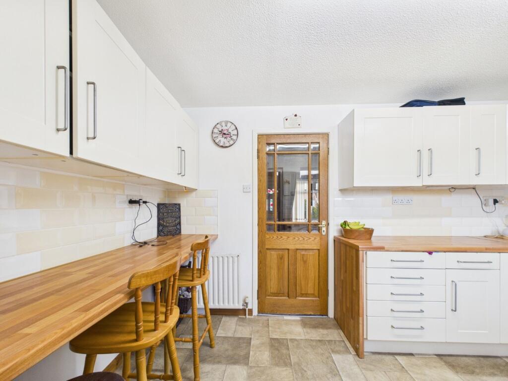 Kitchen/Breakfast Area