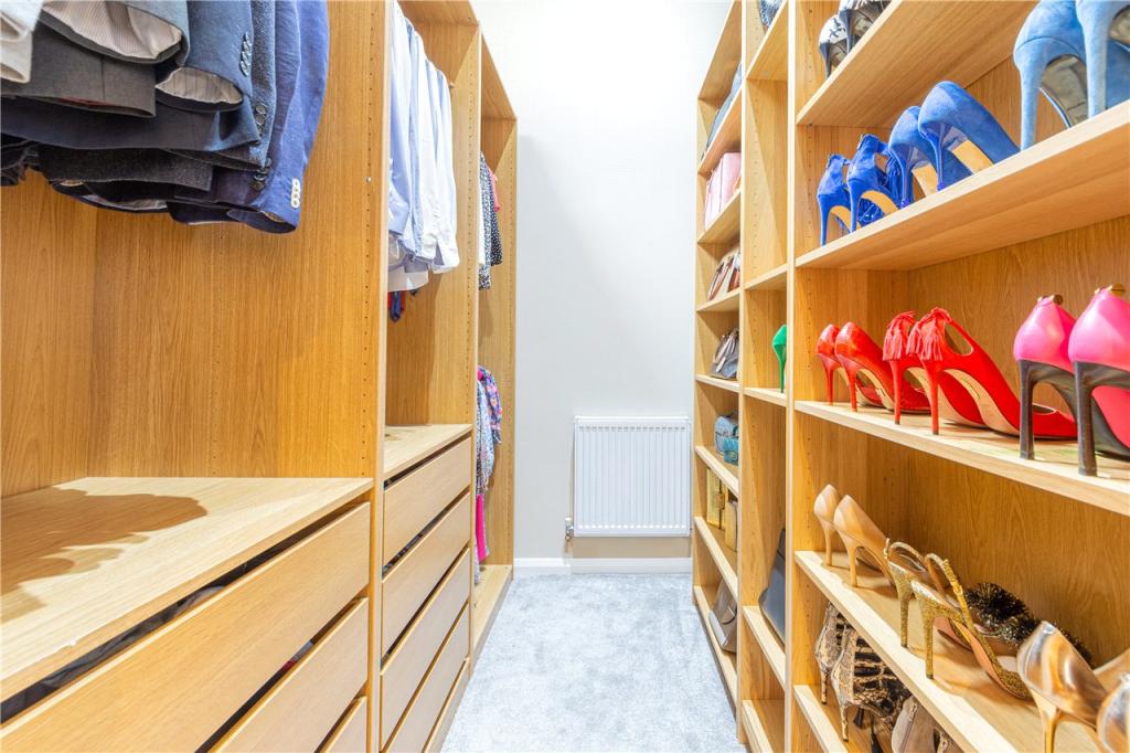 Walk-In Wardrobe