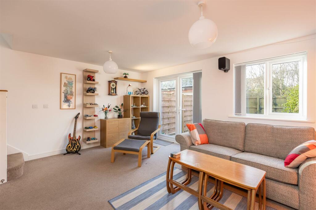 Fletton_Road_83_Sitting_Room-4[1].jpg