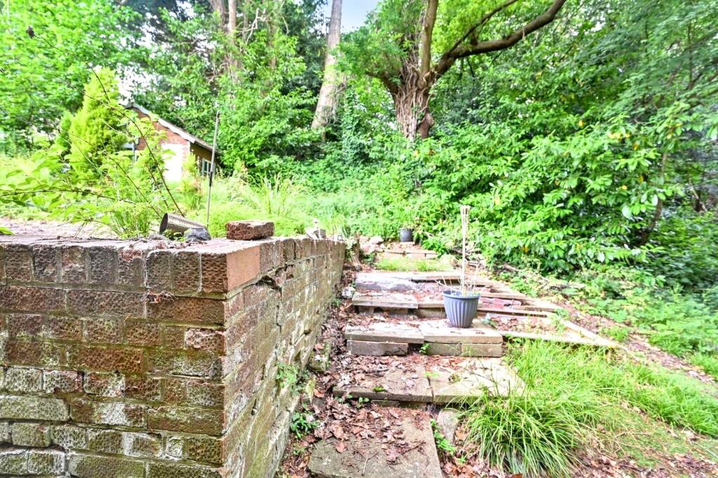 Flat 27, The Hill, Church Hill, Caterham, CR3 6SD