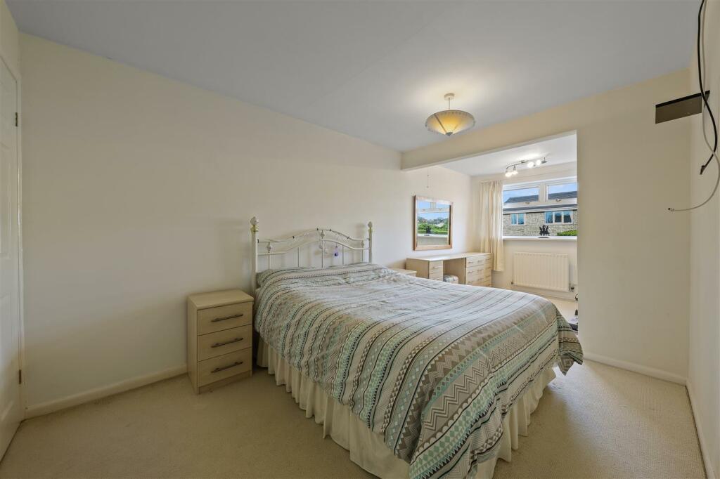 Bed1.jpg