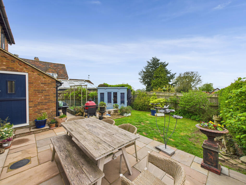 CAM02909G0-PR0382-STILL029